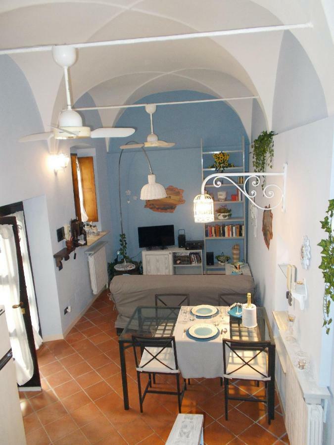 “La Loggia” Apartment กาซาเล มอนแฟร์ราโต ภายนอก รูปภาพ